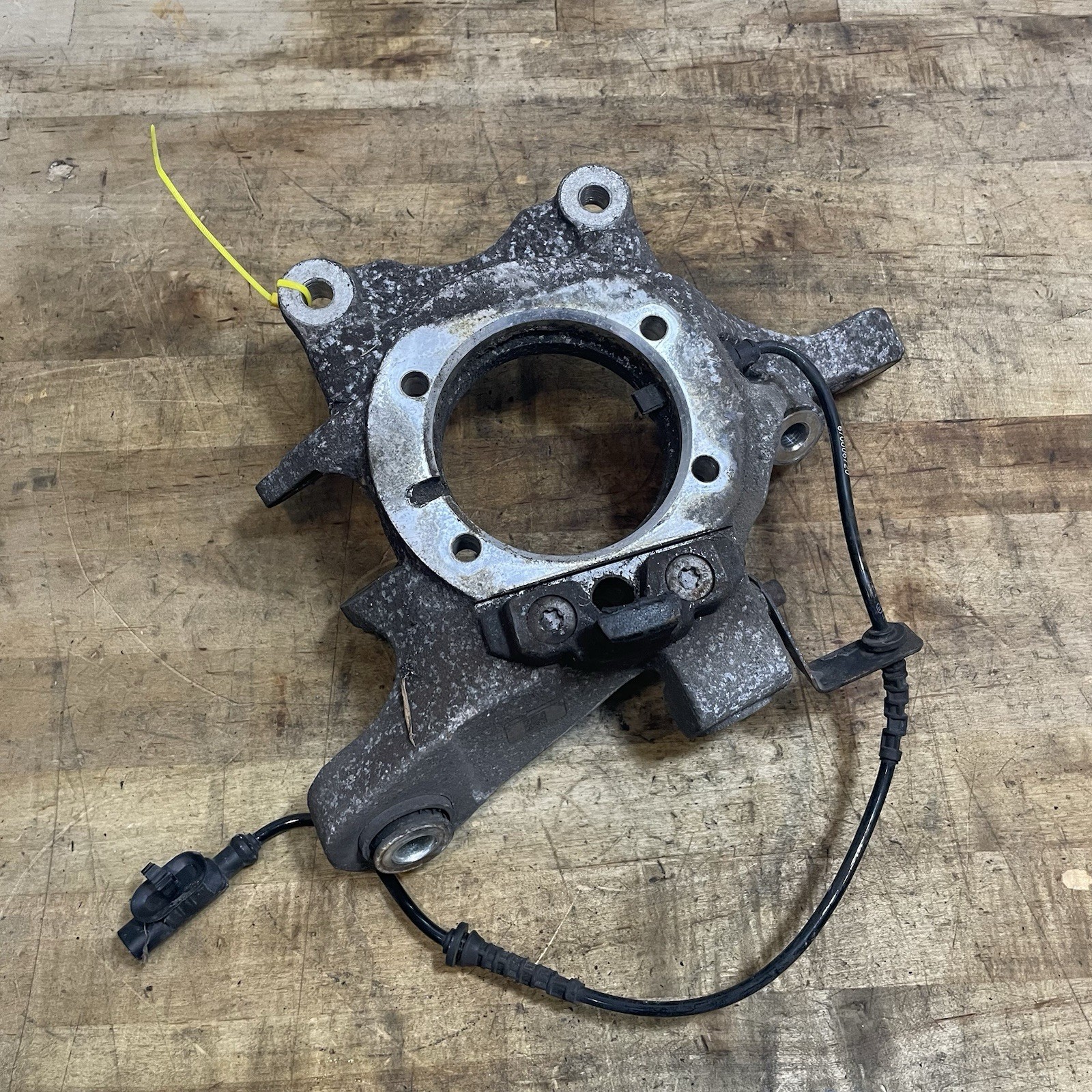 2014-2017 Maserati Ghibli Rear Right Suspension Spindle Knuckle Oem