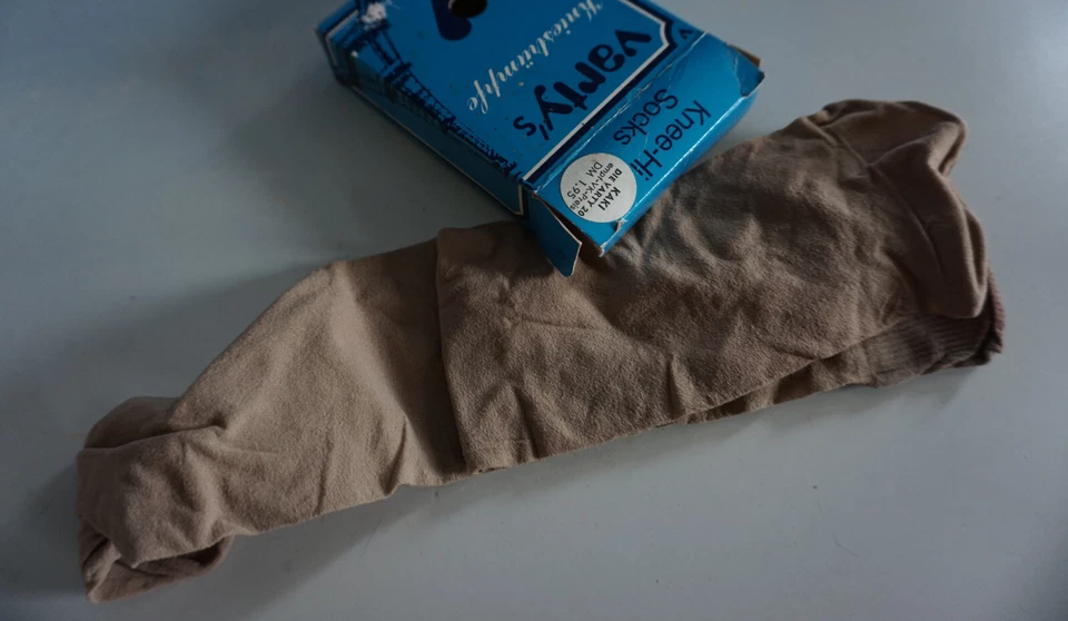 Sexy Varty Paris Kniestrümpfe Strümpfe Knee Socks Kaki Gr. 35-38 (F23-1455) - Bild 3 von 3