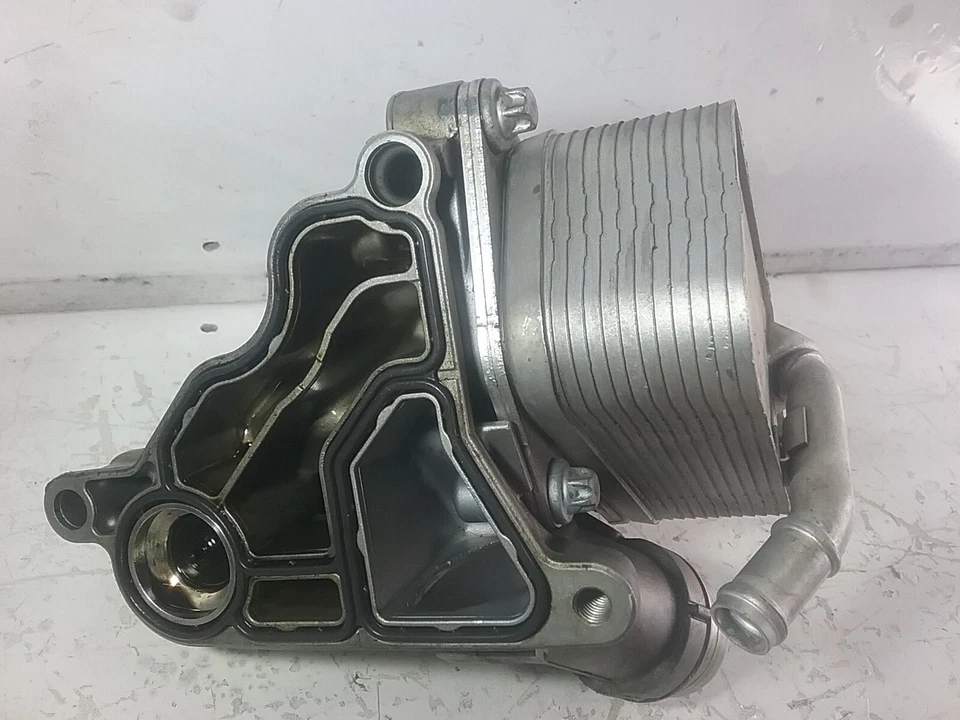 BMW 328i 2013-2016 2,0 L carcasa de filtro de aceite del motor 7 516 383 (turbo) M123 Foto 2 de 4