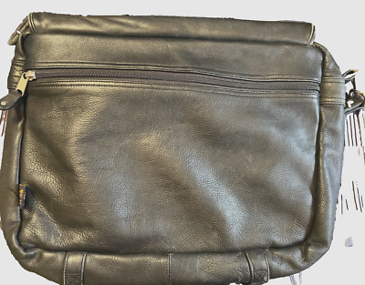 Canyon Outback Leather Goods Black Laptop Bag Apple Logo 17 in x 