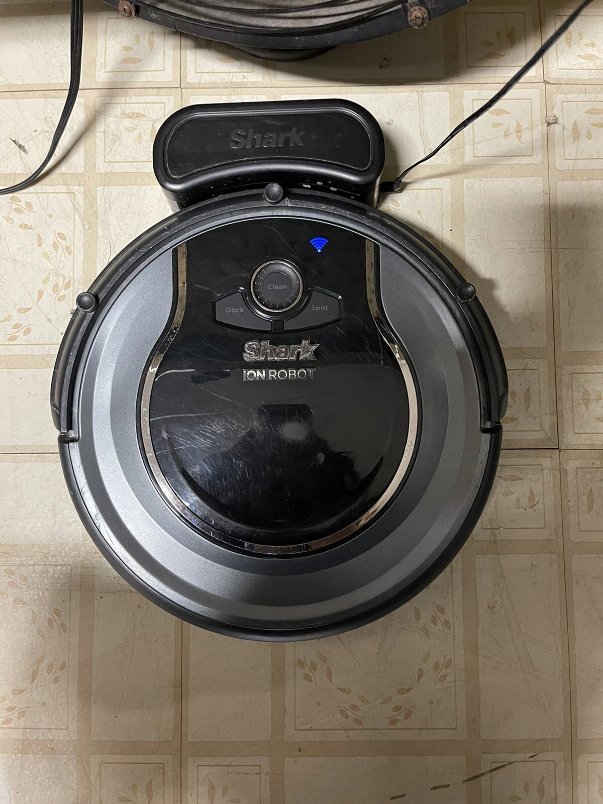 Shark ION Robot Vacuum Cleaner RV750 (AS-IS) For Parts With Charger
