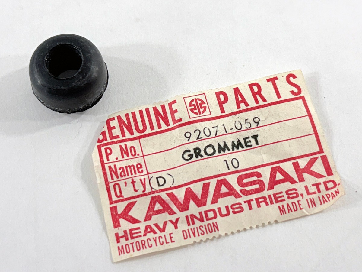 NOS KAWASAKI H2 750 TAILLIGHT WIRE GROMMET 92071-059 | eBay UK