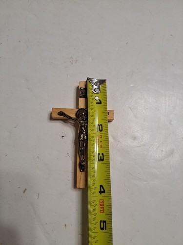 PEQUEÑA CRUZ DE MADERA / Crucifijo de Jesús Dorado Colgante de Pared - Imagen 9 de 10
