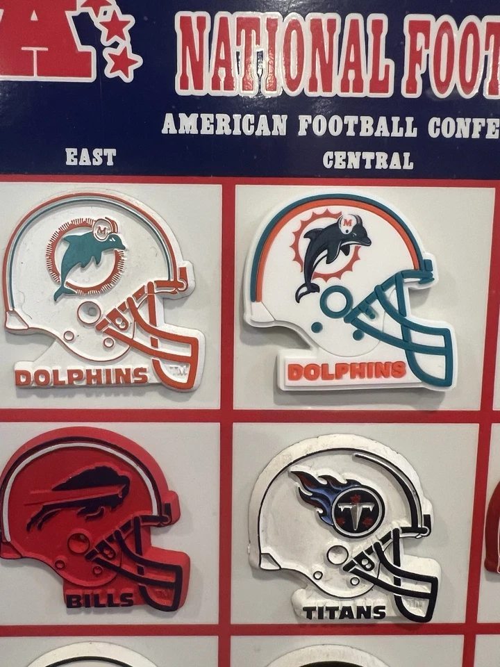 DE COLECCIÓN NFL RETRO MIAMI DOLPHINS AÑOS 70’S LOGOTIPO GOMA CLASIFICACIÓN TABLERO IMÁN NUEVO Foto 2 de 3