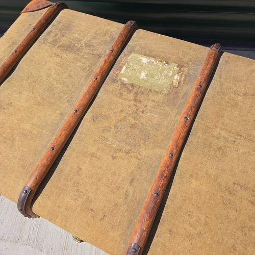 1930s "The Crescent" Wooden Banded Steamer Trunk on Castors - Display Storage - Picture 5 of 24