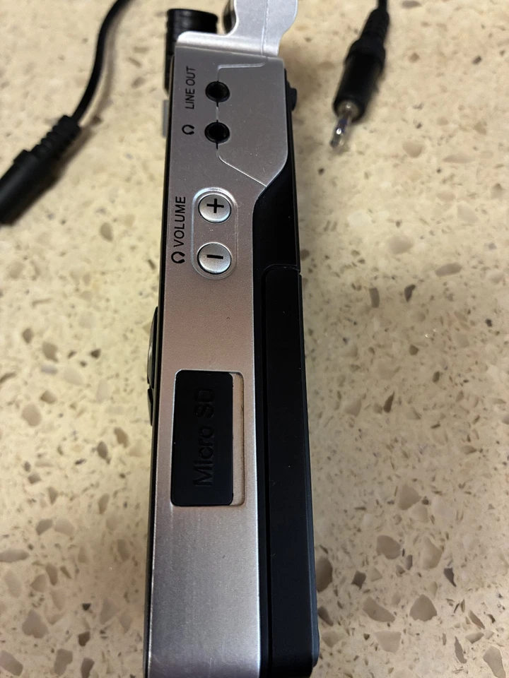 Saramonic SR-Q2M Metal Handheld Stereo Audio Recorder - Image 4 of 4