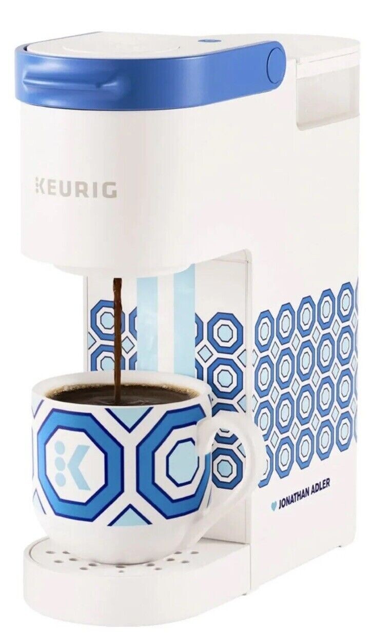 Cafetera cápsula Keurig K-Mini Jonathan Adler blanca/azul descontinuada NUEVA