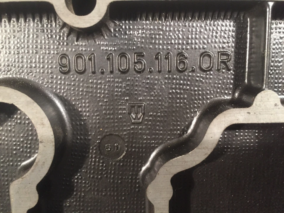 Cubierta de válvula inferior Porsche 911 901.105.116.0R ver fotos y descripción -- Foto 2 de 4