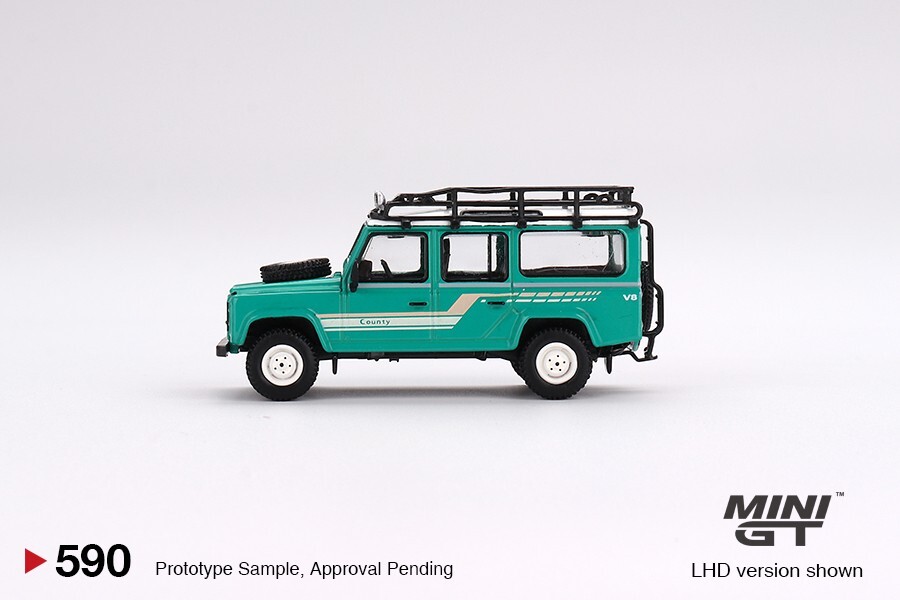 Mini GT 1:64 Land Rover Defender 110 1985 County Station