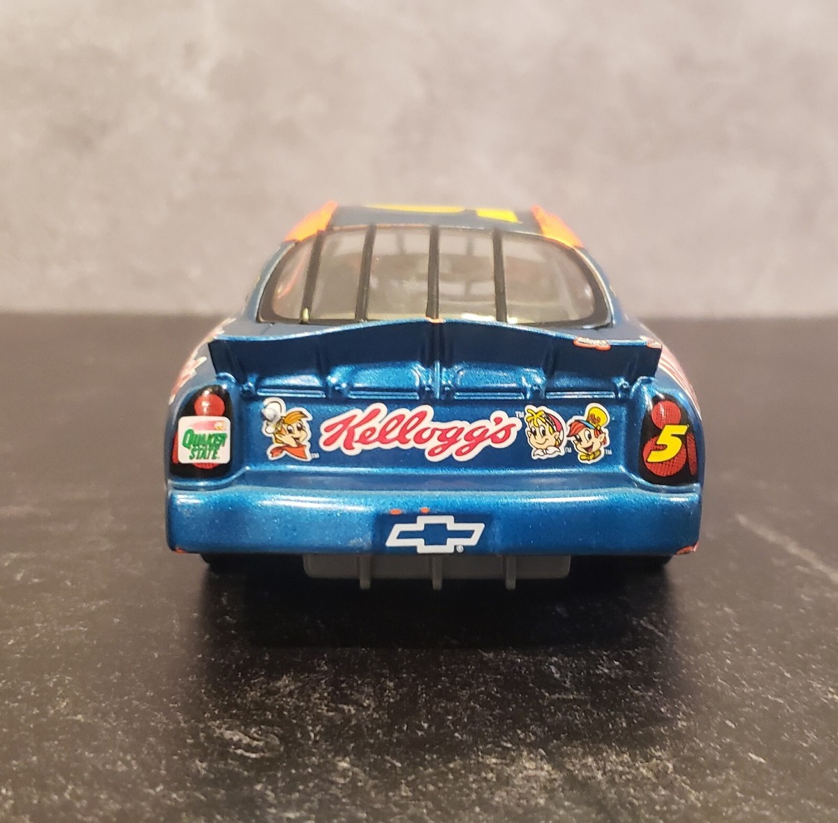 2000 Racing Champions Terry Labonte #5 Kellogg's 1:24 car