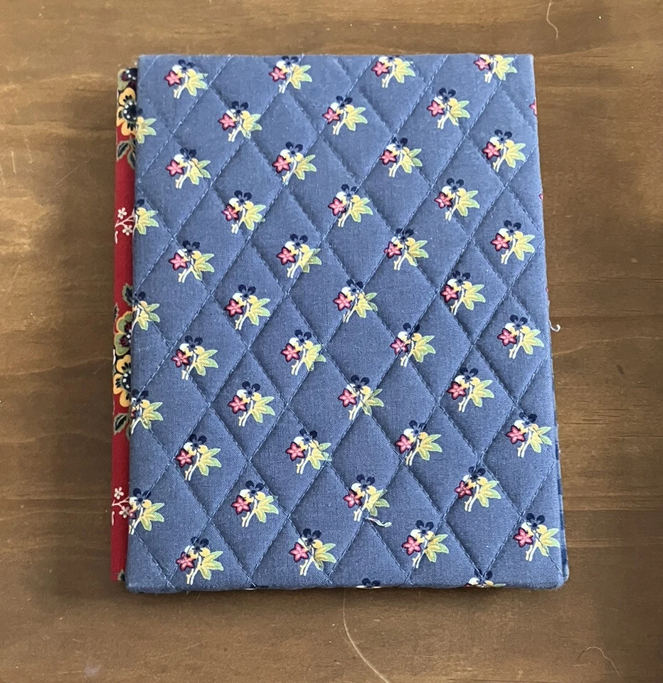 Libro con marco de fotos Vera Bradley Villa rojo tiene capacidad para 2 fotos de 4x6" edredón floral Foto 3 de 3