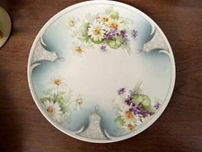 Lovely Vintage Hand Painted 8-1/2" Decorative Plate Unmarked Daisies