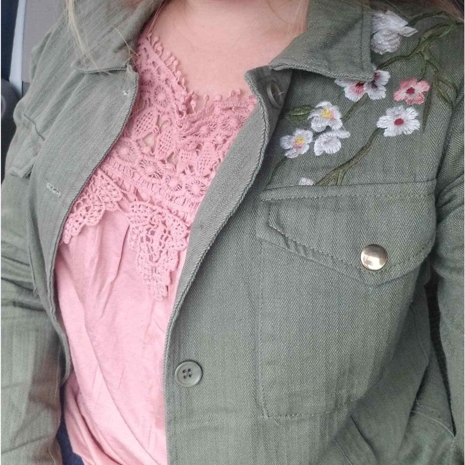 Picture 4 of 8
