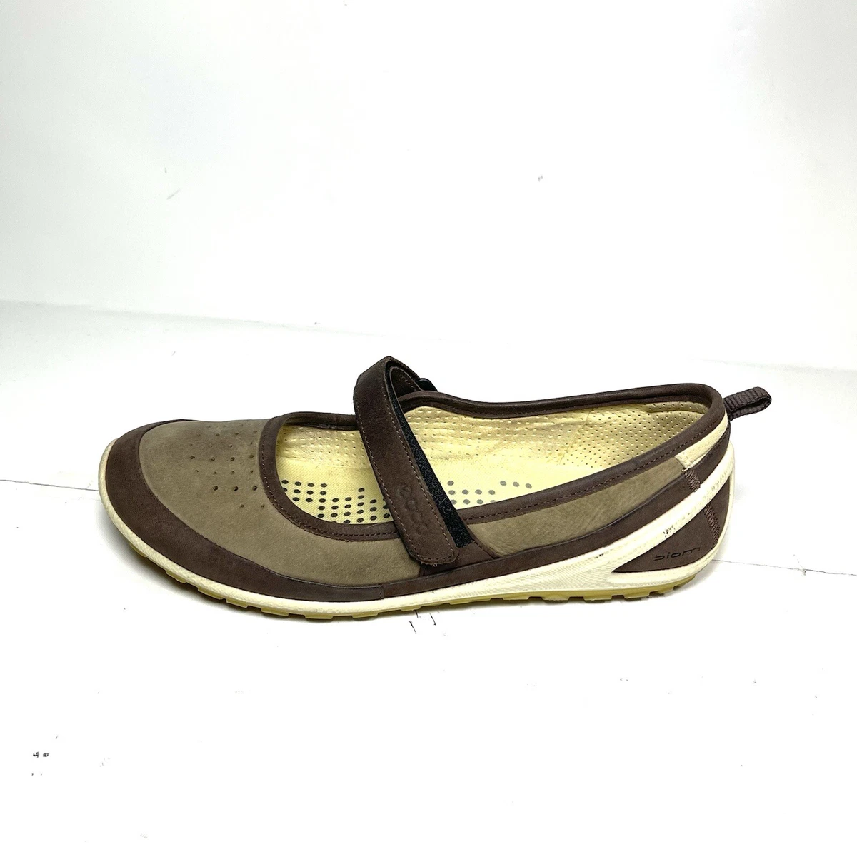Ecco Shoes Women s 39 US 8 8.5 Brown Mary Jane Nubuck Natural