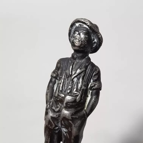 ANTIGUA Y MUY RARA FIGURA DE NIÑO CAMPESINO SELLO DE METAL VER LAS FOTOS - Imagen 4 de 6