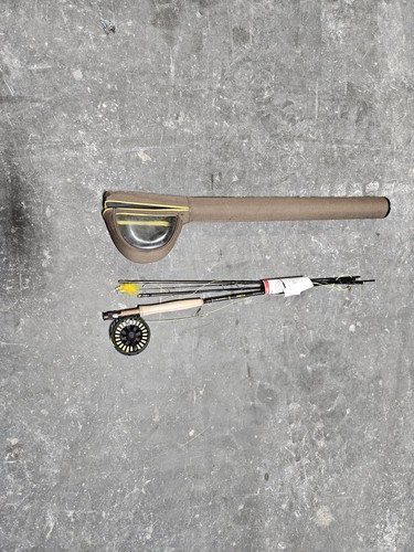 9' Redington Crosswater Fly Rod #5,With Fly, Only Used A Few Times. Easy to use!