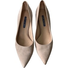 EUC Stuart Weitzman Pointy Toe Leigh Pump Dolce Suede MSRP 395 Size 9
