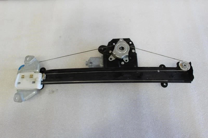 2018 NISSAN ALTIMA ПРАВАЯ ПЕРЕДНЯЯ ДВЕРЬ СТЕКЛОПОДЪЕМНИК С ДВИГАТЕЛЕМ 8070037A4A - Изображение 2 из 4