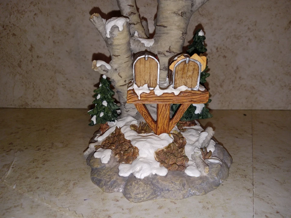 Деревенская коллекция кардиналов 9 дюймов Dept 56 «БЕРЕЗОВЫЙ КЛАСТЕР с 2 ПОЧТОВЫМИ ЯЩИКАМИ» - Изображение 4 из 4