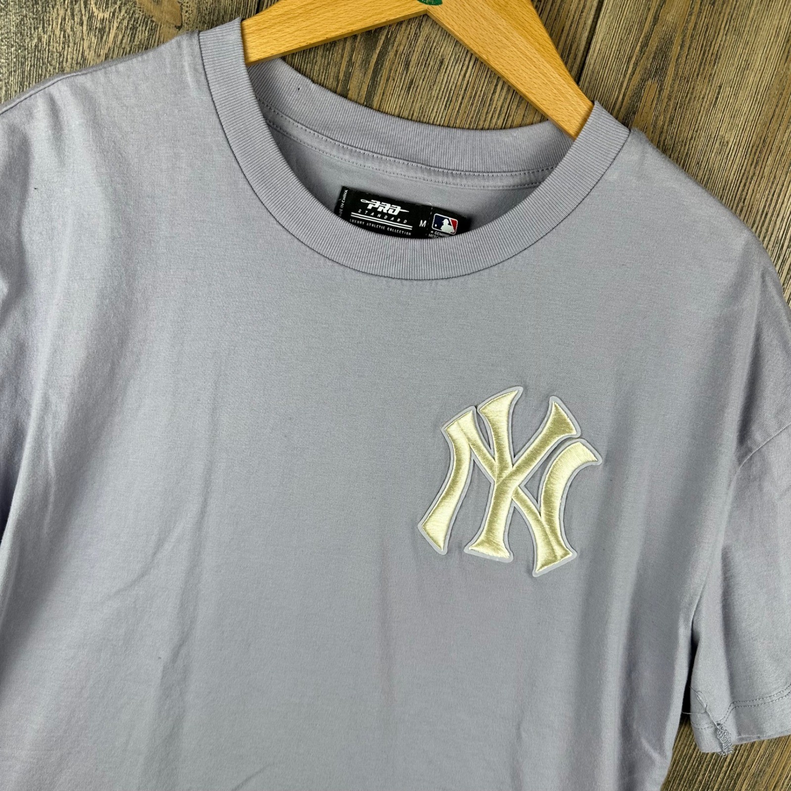 Pro Standard MLB New York Yankees Luxury Athletic Collection T-Shirt Mens Medium