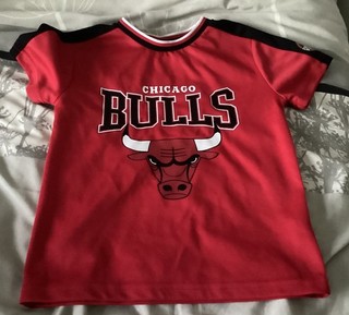 Boys NBA Chicago Bulls No8 Levine Tee Shirt Aged 6 7