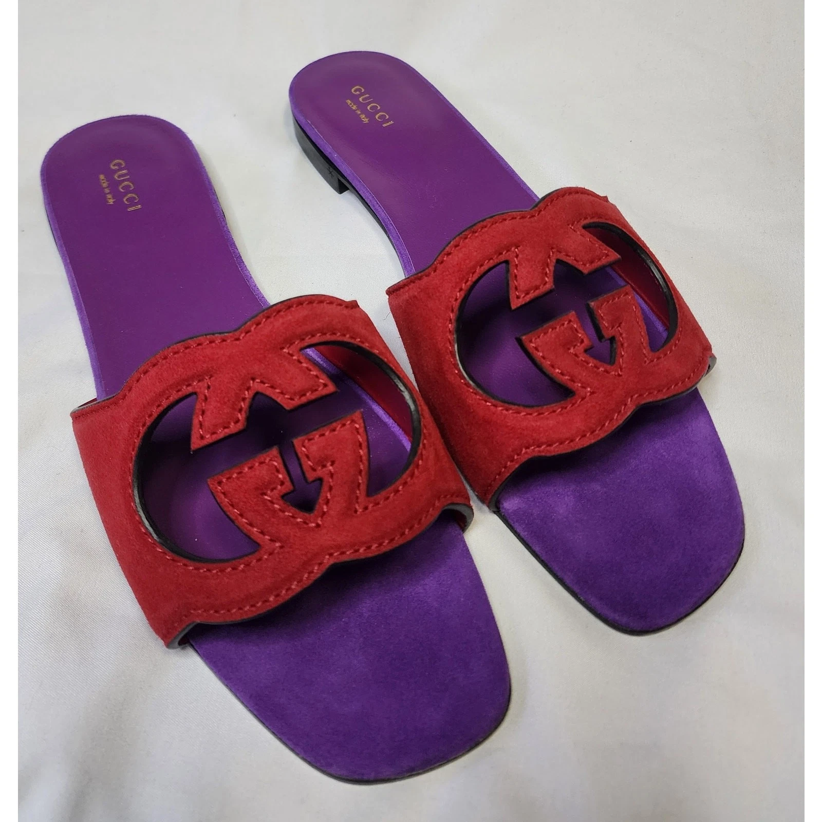 Sandales plates Gucci Interlocking GG découpées slides chaussures avec dust bag