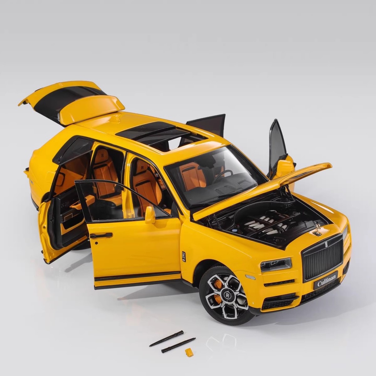 1/18 Rolls-Royce Cullinan BB Alloy Diecast Model Car Purple