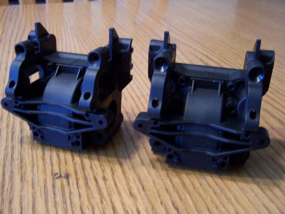 HPI Savage XL 5.9 GTXL-6 Front Rear Composite Bulkhead Differential Case Gearbox - Image 3 of 3