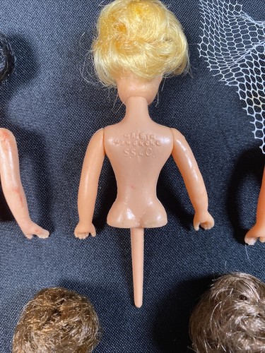 VINTAGE BARBIE PETITES BY WILTON CAKE TOPPERS RETRO COLLECTIBLE SET OF 5 RARE! - Picture 9 of 12