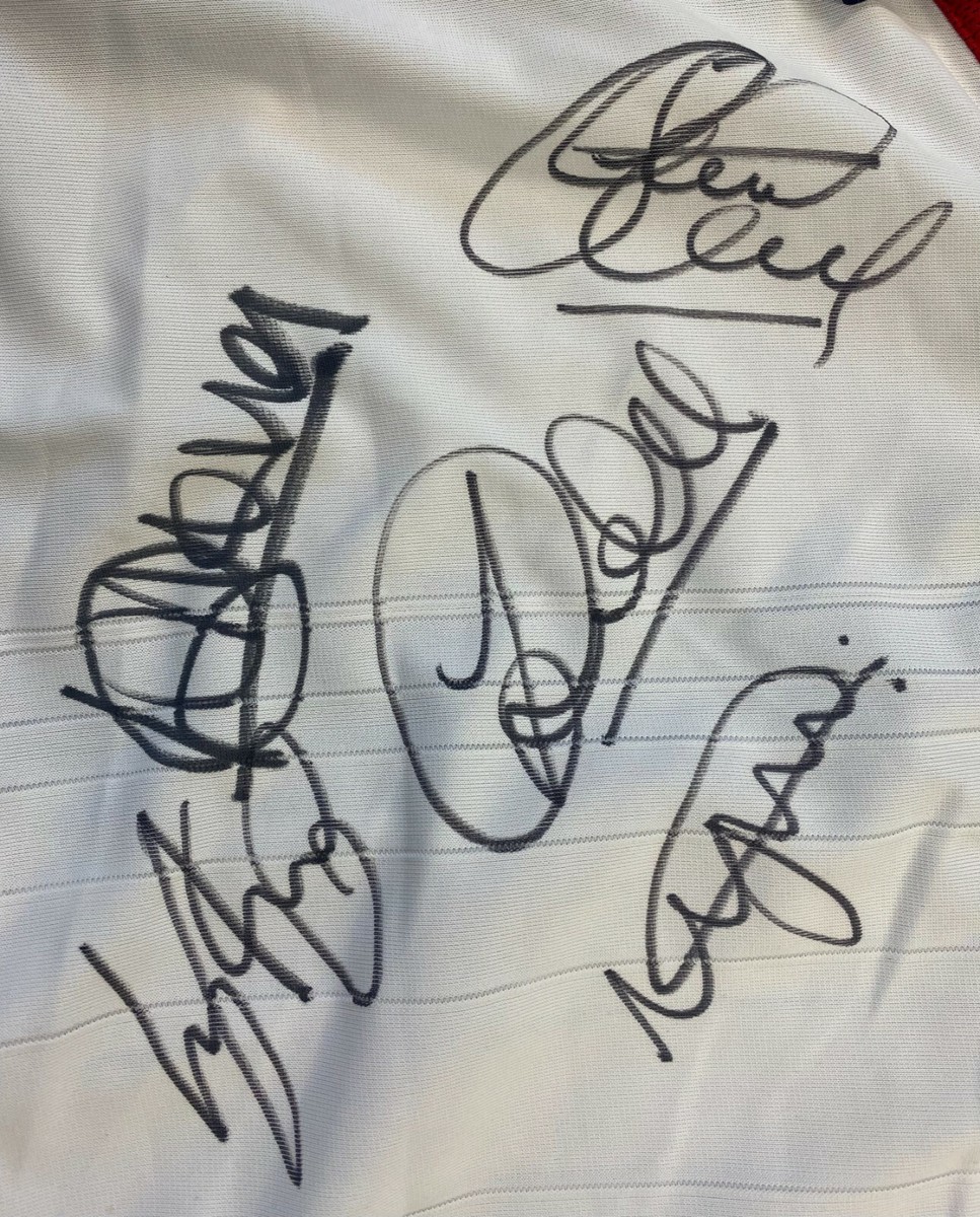 2004 Signed UEFA Euro England Jersey Kit Shirt Autographed x17