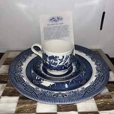 VTG CHURCHILL CLASSIC BLUE WILLOW 3 PIECE SET DINNER PLATE CUP & SAUCER