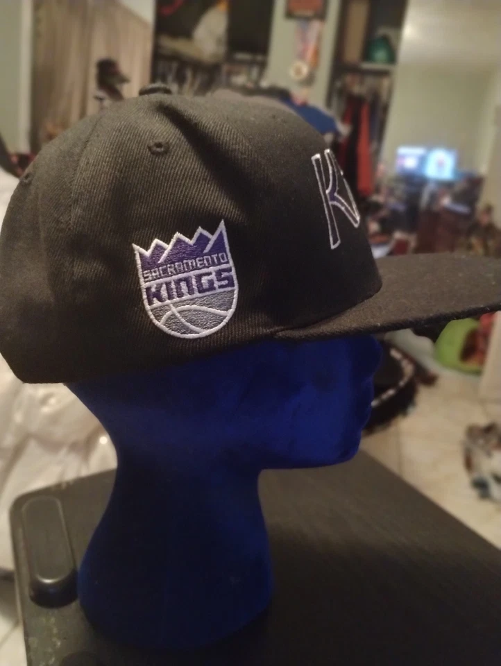 Mitchell & Ness NBA Sacramento Kings Retro Snapback Script 1985 Gorra Sombrero Raro Foto 4 de 4