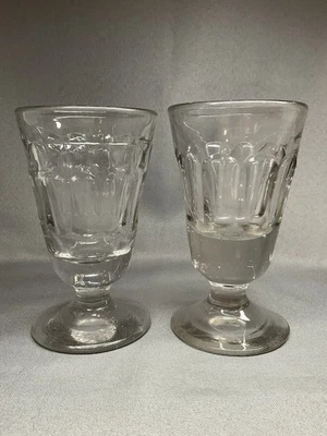2 VERRES EN CRISTAL MOULÉ , XIX eme SIÈCLE , PÉRIODE BACCARAT LE CREUSOT - Photo 1/4