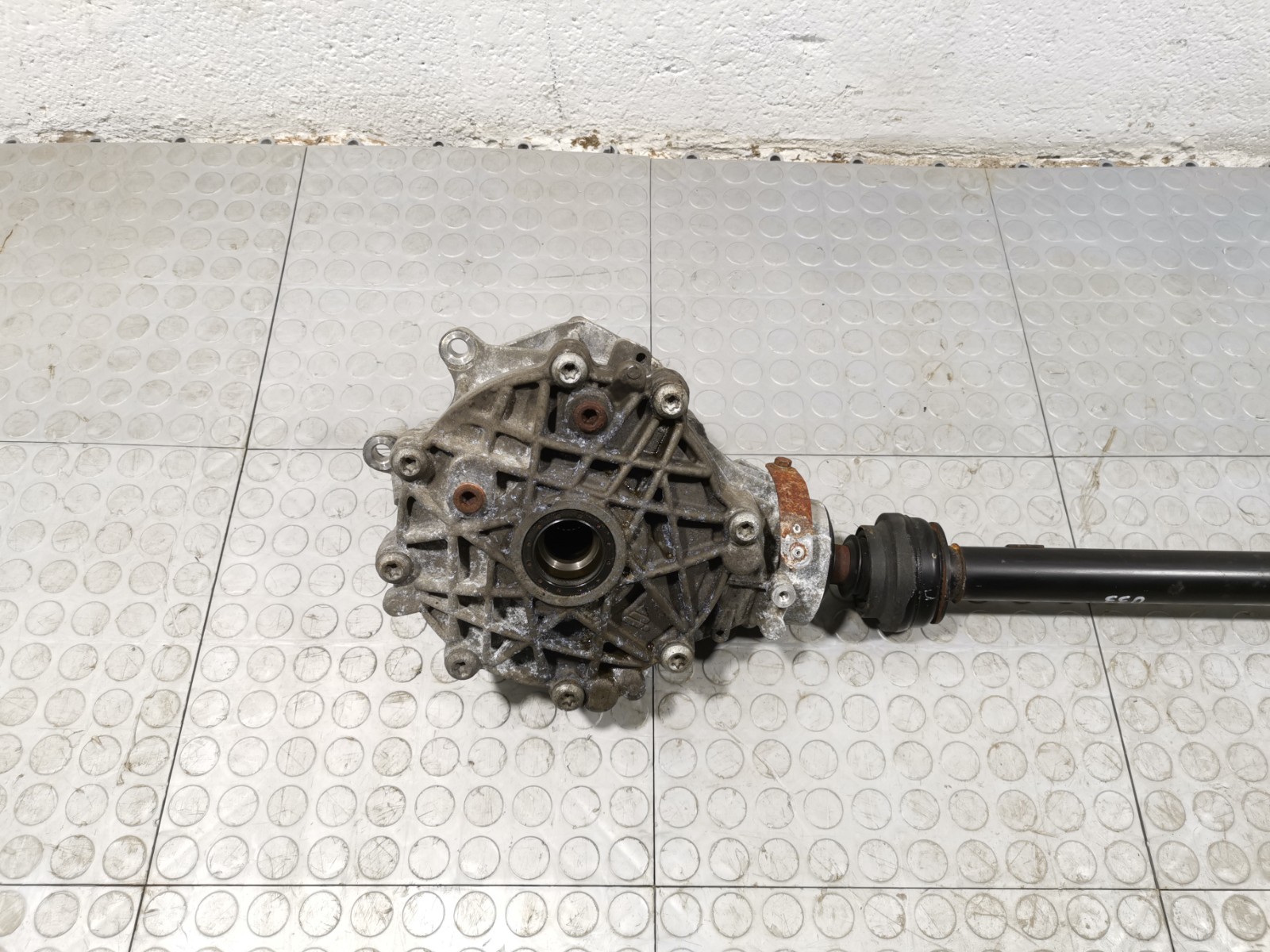 Maserati Levante 3.0 AWD 2017 Front Differential Axle Carrier Propeller Shaft