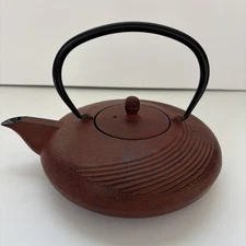 Hues N Brews Cast Iron Tetsubin Teapot With Stainless Mesh Infuser With Box