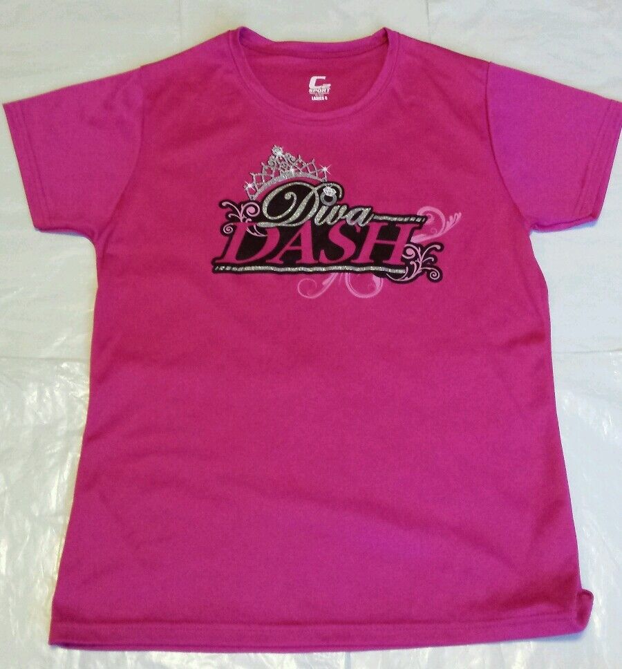 【DEARMINE】Elas Name Tack Tee C2 Sport Women's Juniors Pink DIVA DASH Crown Polyester