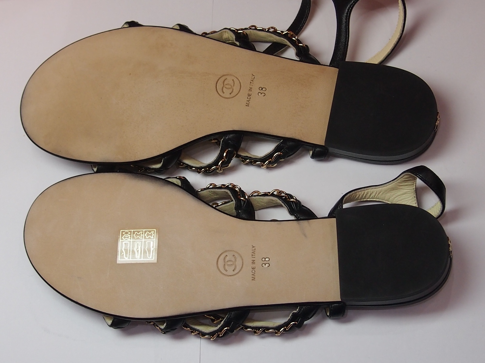 CHANEL WOMAN'S FLIP FLOPS, PEARL DESIGN, 7 US SIZE image 7
