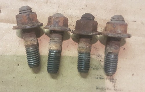 2008 Kawasaki ER-6N ER 6 >>> Auspuffkopf / Krümmer / Downrohre Schrauben x4