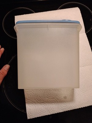 Vintage Tupperware #469Stor N Pour Cereal Keeper 470 Lid #471 Flap BLUE