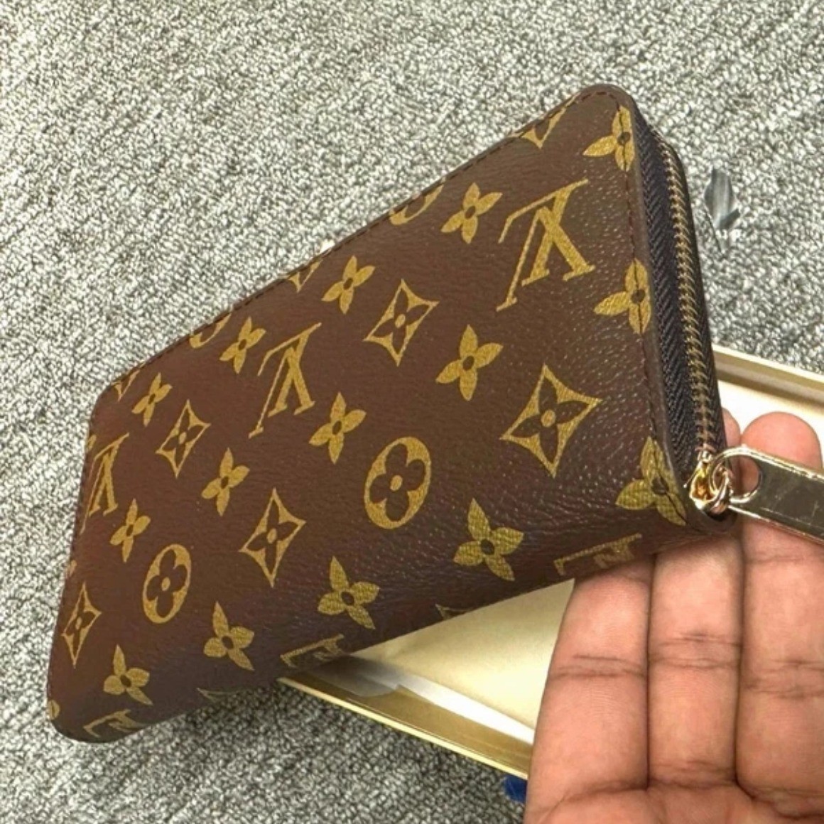 Louis Vuitton Monogram Zippy Long Wallet Round Brown W/Box