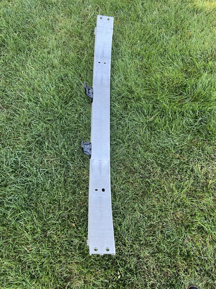 Barra de impacto de refuerzo para parachoques delantero Toyota Land Cruiser 2024-2025 Foto 3 de 4