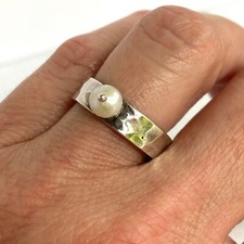 Sterling Silver 925 GA 5MM Hammered Genuine White Pearl Band Ring Sz 6.5