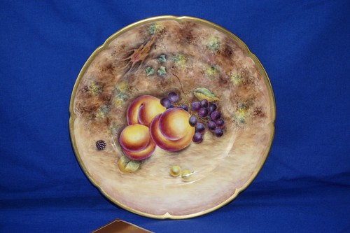 Plato de gabinete pintado a mano Gerald Delaney, 10 7/8" fruta, Limoges con folleto (B3 - Imagen 8 de 16