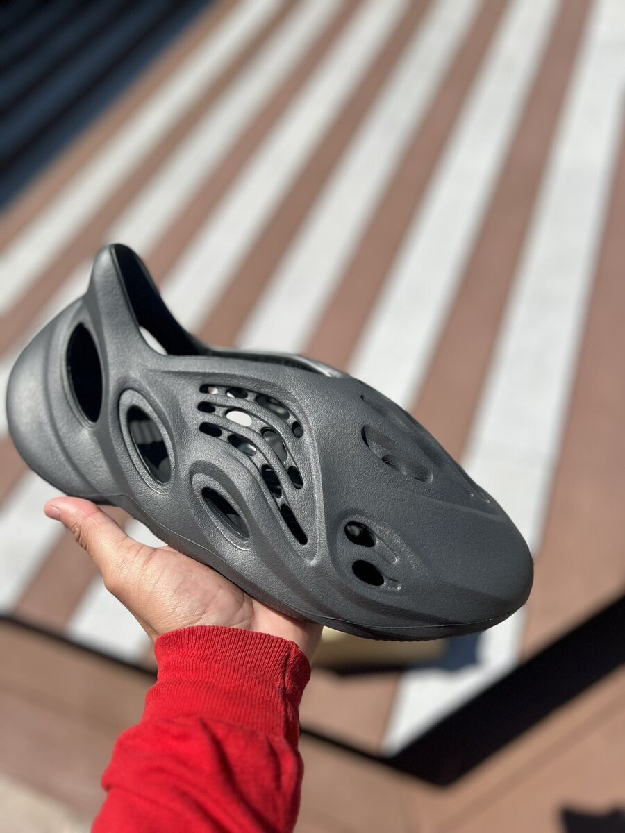 Yeezy Formrunner 'Carbon' | eBay Yeezy Formrunner 'Carbon' | eBay