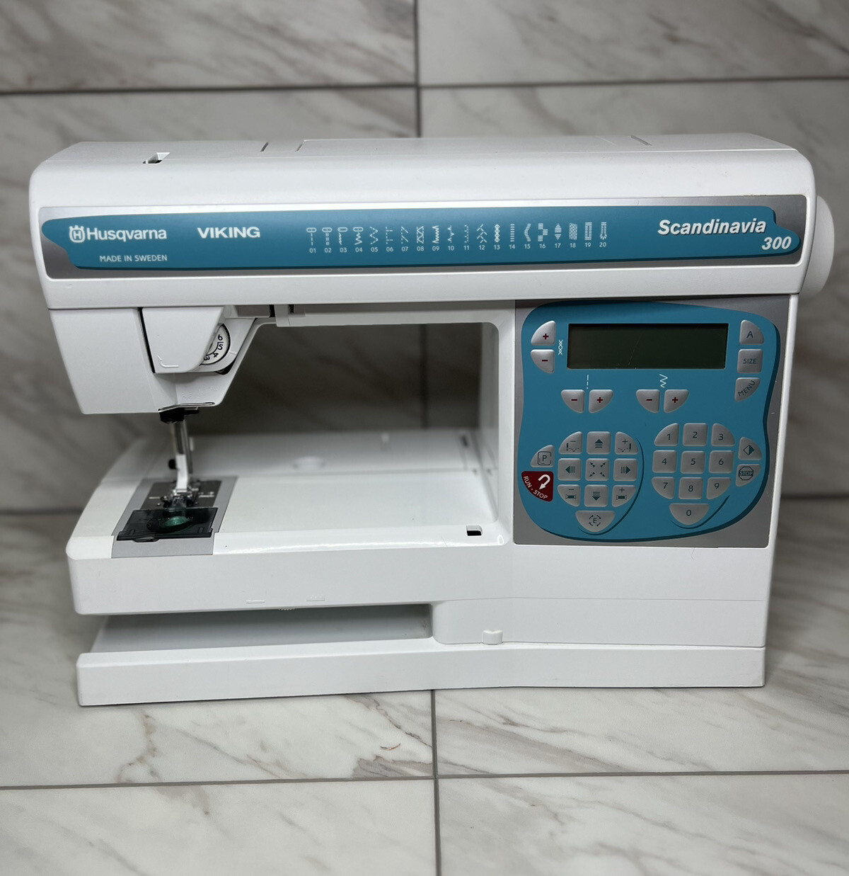 Husqvarna Viking Scandinavia 300 Sewing Embroidery Machine W