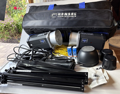 Hensel Integra Pro 500 2-Light Strobe Flash Studio Kit Stands Umbrellas Case