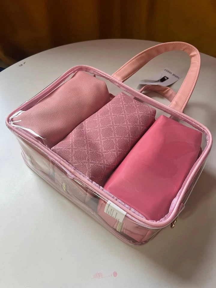 Nuevo Nine West Rosa 4 Piezas Viaje Artículos de Aseo Maquillaje Tren Estuche Bolsa Foto 2 de 4