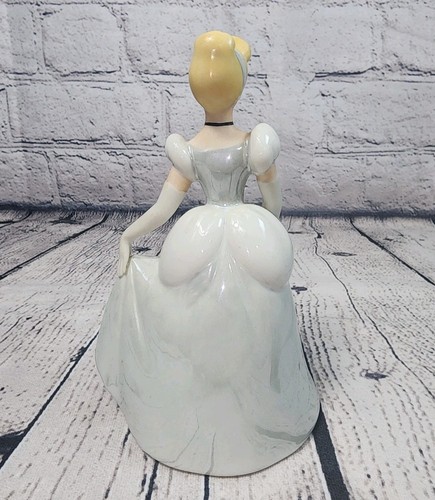 Figurina ceramica Disney Cenerentola vintage 6 in abito blu anni 90 - Foto 3 di 6