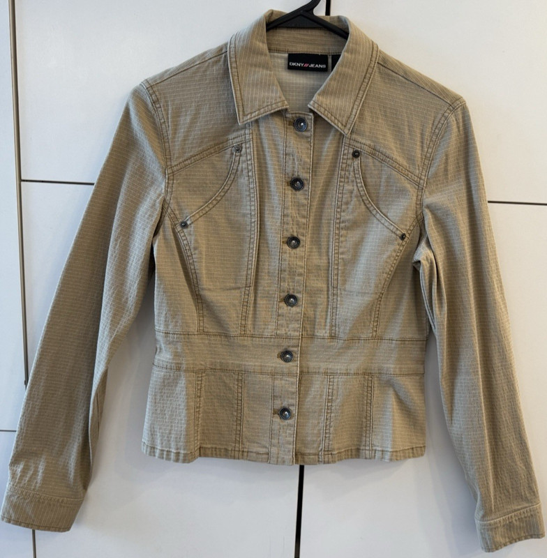 DKNY JEANS Tan Jacket,sz 5,six metal buttons,98% Cotton,2% Spandex