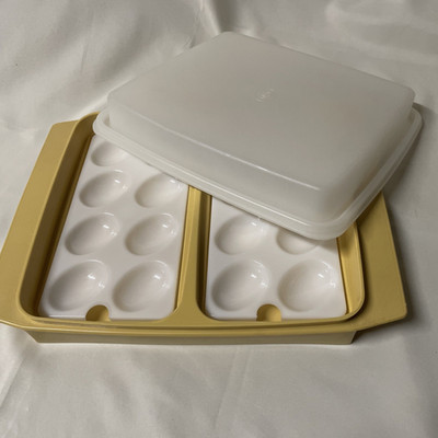 Vintage Tupperware Deviled Egg Holder Harvest Gold Bottom Both Inserts Orig Lid